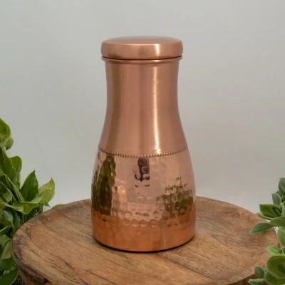 Afbeelding van Puur koperen karaf half gehamerd met dop ± 950 ml