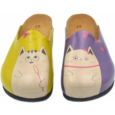 Afbeelding van GOBY Clogs met Cats Playing Handgemaakt Hoge Kwaliteit Maat 35