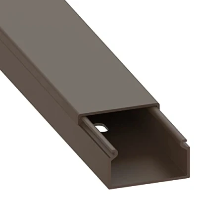 Afbeelding van Cablecoach Habengut kabelgoot (met montagegat in de bodem) 30 x 15 mm, van pvc, kleur: bruin. Lengte: 1 m.