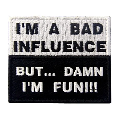 Afbeelding van Geborduurde patch met klittenbandsluiting &quot;Ich bin ein schlechter influss, maar verdammt ich lustig&quot;