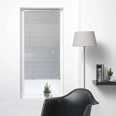 Image de store venitien lamelles 60 x 180 cm aluminium Argent d&#039;intérieur