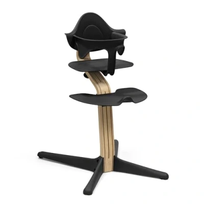Afbeelding van Stokke Nomi stoel (eiken/zwart) babyset (zwart) bevordert de actieve zitting en biedt grip terwijl baby leert zitten ondersteunt tot 150 kg