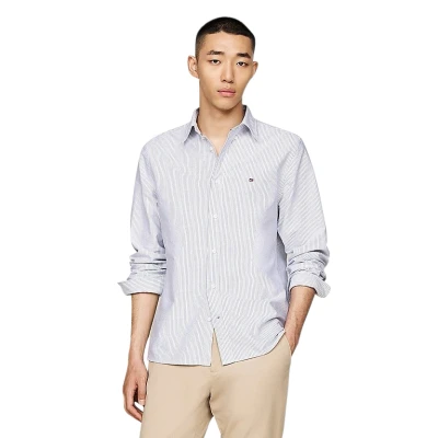 Afbeelding van Tommy Hilfiger heren Heritage regular fit overhemd met streepprint en logoborduring in de kleur Lichtblauw, maat: M