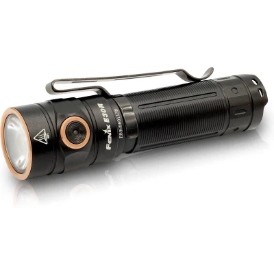Afbeelding van Fenix E30R LED zaklamp met maximaal 1600 lumen, inclusief 3500mAh batterij en magnetische oplaadkabel