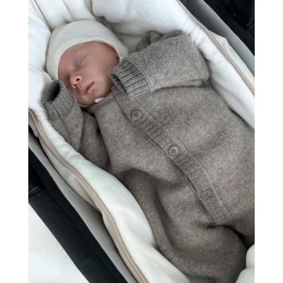 Afbeelding van Joha Jumpsuit van wolfleece sesam maat 56 62