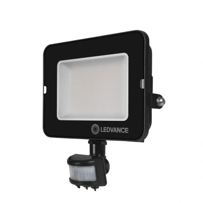 Afbeelding van Ledvance LED Breedstraler Compact Zwart 50W 4500lm 100D 830 Warm Wit IP65 Symmetrisch Bewegings en lichtsensor.