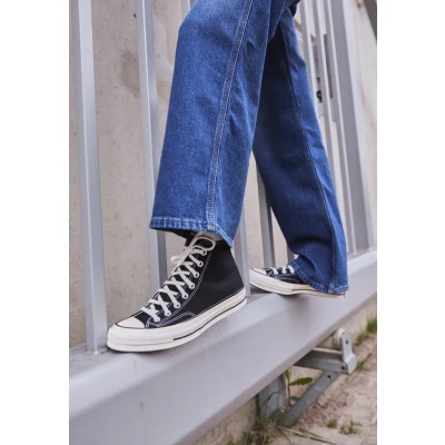 Afbeelding van Converse dames Chuck 70 Hi sneaker van canvas in de kleur Creme, maat: 39