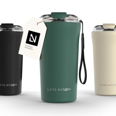 Afbeelding van LARS NYSØM &#039;Rørelse&#039; Thermo Coffee Mug to go 500ml BPA vrij Met Isolatie Draagriem &amp; Tritan Deksel Bayberry