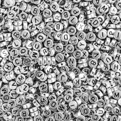 Afbeelding van Kurtzy Zilver Acryl Ronde Alfabet Kralen (1000 Pak) A Z Letter van 6 mm Voor Sieraden Maken, Armbanden, Kettingen, Sleutelhangers, Rijgen, DIY, Hobby en Kunst &amp; Huisgemaakte Cadeaus