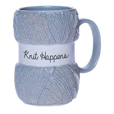 Afbeelding van Boxer Gifts Knit Happens nieuwigheid keramische mok in de vorm van een wollen bol met het opschrift &quot;Knit Happens&quot;, realistische garendetails, kerstcadeau, verjaardagscadeau of moederdagcadeau