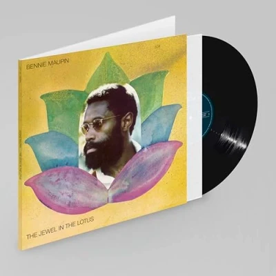 Afbeelding van Bennie Maupin, Buster Williams, Herbie Hancock, Frederick Waits, Billy Hart, Bill Summers, Charles Sullivan The Jewel In Lotus (LP)