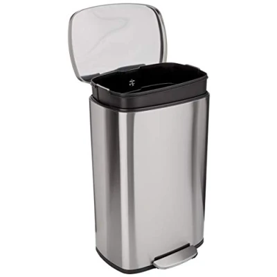 Image de Amazon Basics Poubelle de cuisine rectangulaire avec pédale en acier et mécanisme fermeture douceur pour la maison le bureau, 50 litres, finition nickel satiné