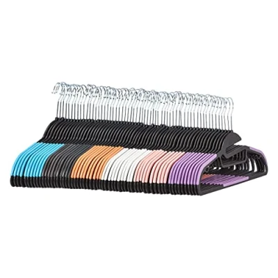 Afbeelding van Amazon Basics 60 stuks ruimtebesparende plastic anti slip hangers met 10 clips, 6 kleuren