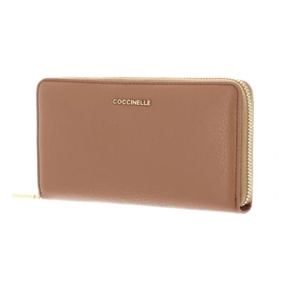 Afbeelding van COCCINELLE Leren Portemonnee Metallic Soft Wallet Grained Leather Skin Lichtbruin