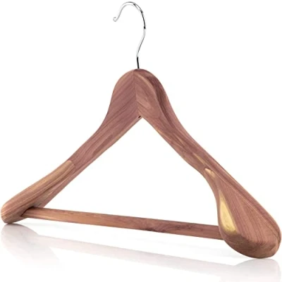 Afbeelding van Hangerworld 10 stuks kleerhangers van cederhout met gebogen schouders voor natuurlijke jassen