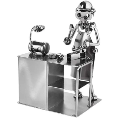 Afbeelding van BRUBAKER Schroef Man Hobbyist Handgemaakte IJzer Figuur Metalen Schroevendraaier Metal Figure Gift Idee voor Hobbyisten en Ambachtslieden