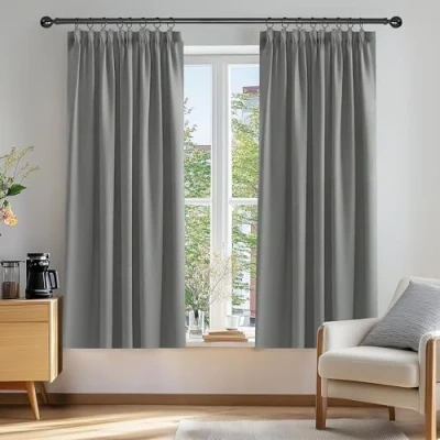 Afbeelding van Deconovo Set van 2 gordijnen voor de woonkamer, modern, 50% ondoorzichtig, keuken, slaapkamer, thermisch, isolerend, plooiband, lichtgrijs, 132 x 138 cm