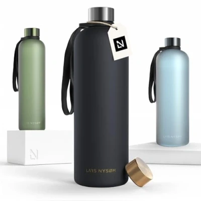 Afbeelding van LARS NYSØM Drinkfles &#039;Blæst&#039; Ultralichte tritan waterfles 1500ml BPA vrij, lekvrij Inclusief 2 deksels Onyx Black Gold