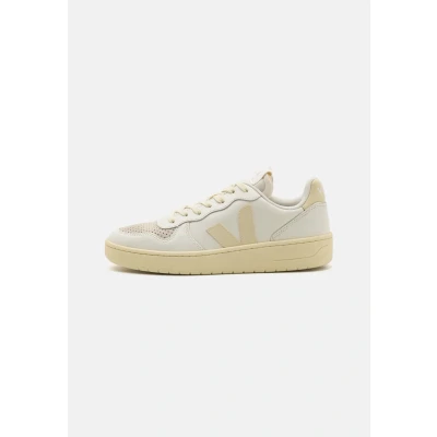 Afbeelding van Veja V10 Sneakers laag, Heren, Maat: 42, Pure calcaire Leer en textiel