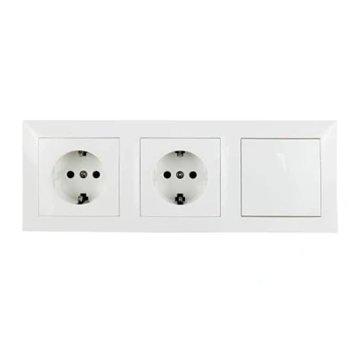 Afbeelding van Schuko inbouwbasis en enkele schakelaar klassieke serie wit 16 A/250 V (2 stopcontacten 1 schakelaar)