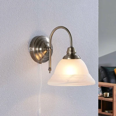 Afbeelding van Lindby wandlamp 1licht Glas, metaal H: 23 cm E14 wit, antiek messing
