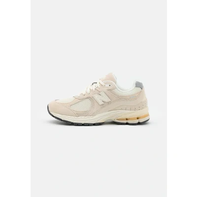 Afbeelding van New Balance 2002 Unisex Sneakers laag, Maat: 37, Calm taupe Leer en textiel