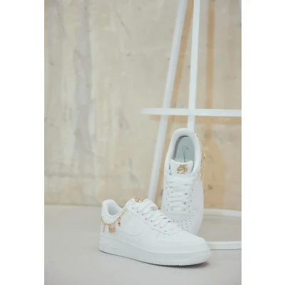 Afbeelding van Nike Sportswear AIR Force 1 Sneakers laag, Dames, Maat: 42, White/metallic gold Leer en imitatieleer
