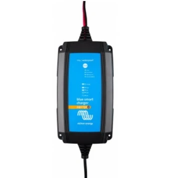 Afbeelding van Blue smart ip65 charger 24/13 + dc connector