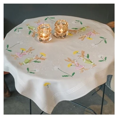 Afbeelding van Vervaco tafelkleed Paaskonijnen borduren (pakket) PN 0196673