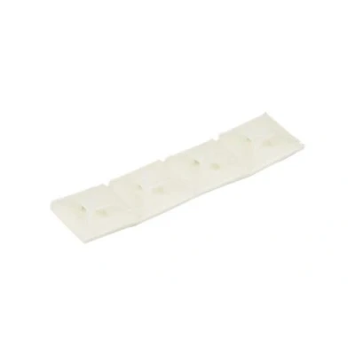 Image de StarTech.com 100 Pack Cable Tie Mounts with Adhesive Tape for 0.13 in. (3.2 mm) Wide Ties, Nylon/Plastic Zip Mounts, Electrical/Network Wrap / 94V 2 Fire &amp; UL Rated TAA Nylon 66 Mount (CBMCTM1) Montage des attaches de câble