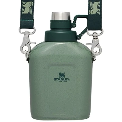 Afbeelding van STANLEY Legendary Classic Drinkfles van roestvrij staal met riem en lekvrij deksel, vaatwasmachinebestendig BPA vrij, 0,9 liter