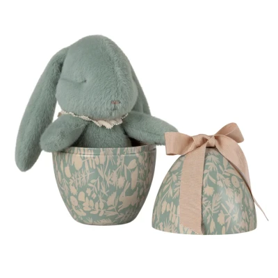 Afbeelding van Maileg knuffelkonijn bunny plush met ei groen 18 cm