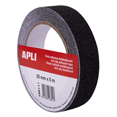 Afbeelding van APLI 18811 25 mm x 5 m dik antislip pvc plakband in de kleur zwart voor binnen en buiten.