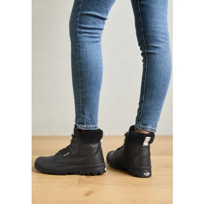 Afbeelding van Palladium Pampa WARM Veterboots, Dames, Maat: 41, Black Leer en textiel