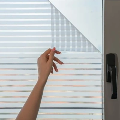 Image de MARAPON Film pour Vitres à Motif Rayé [60 x 200 cm] Adhésif Adhérence Statique Fenêtre en Plastique Mat Avec Livre Électronique et Embouts