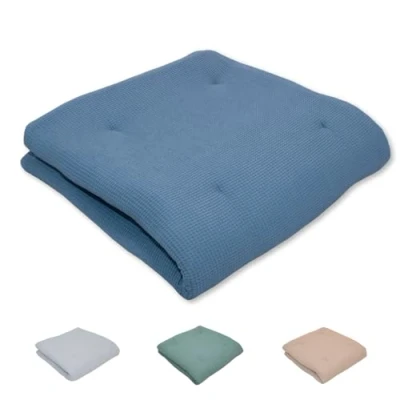 Image de tapis d&#039;éveil ULLENBOOM pour bébé 140x140 cm 100% OEKO TEX Fabriqué dans l&#039;UE, épais rembourré Bleu Idéale comme de jeux bébé, motricité et sol enfant