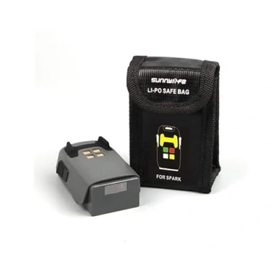 Afbeelding van YUNIQUE GREEN CLEAN POWER Veiligheidszak voor Lipo batterijen, 1 stuk, vuurvast en explosiebestendig materiaal, afmetingen 50 x 45 80 mm Ideaal DJI Spark RC accu