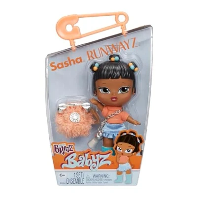 Afbeelding van Bratz Babyz Runwayz Sasha pop om te verzamelen met elegante outfit, schattige kleine sleutelhanger halsketting, speelgoed voor kinderen vanaf 6 jaar
