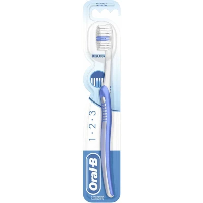 Afbeelding van Oral B 1.2.3 Tandenborstel Medium Voordeelverpakking 12 stuks