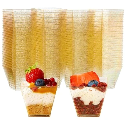 Afbeelding van MATANA 100 Mini Plastic Dessertbekers, Transparante Dessert Kopjes met Gouden Glitters, Kleine Dessertkommen voor Verjaardagen, Bruiloften en Feesten, 70ml Stevig Herbruikbaar
