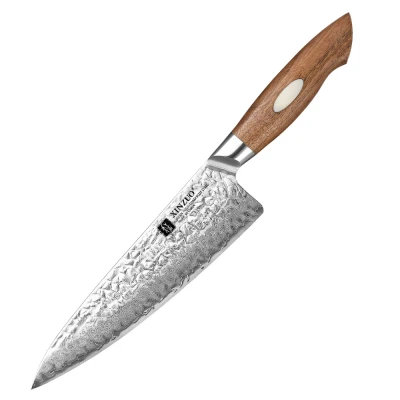 Afbeelding van Koksmes van gehamerd Japans 67 laags Damascus Staal Proffessioneel keukenmes met handvat Walnoothout B46W Series