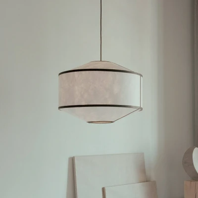 Afbeelding van New Works hanglamp Kite, Ø 65 cm, wit / zwart, 3 lamps.
