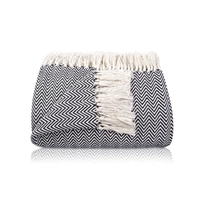 Afbeelding van Gräfenstayn sprei met franjes, premium kwaliteit 100% katoen Katoenen zomerdeken visgraatpatroon voor bed en bank, bankovertrek bankdeken 150 x 200 cm, antraciet