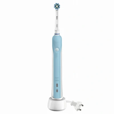 Image de Oral B PRO 700 CrossAction Adultes Brosse à dents rotative oscillante Bleu, Blanc