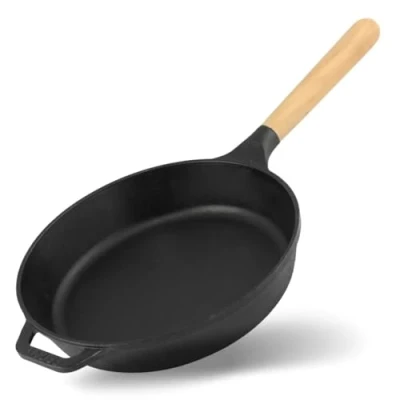 Afbeelding van 4BIG.fun Brizoll Braadpan van gietijzer, rond, met houten handvat, diameter 24 cm, diepte 47 mm, geschikt voor alle warmtebronnen