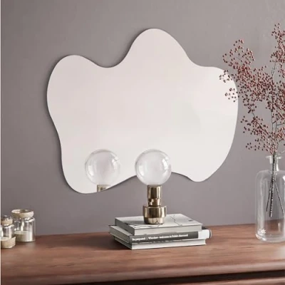 Afbeelding van Navaris wandspiegel in onregelmatige vorm Hangende spiegel voor badkamer, toilet, woonkamer, slaapkamer 75 x 55 cm