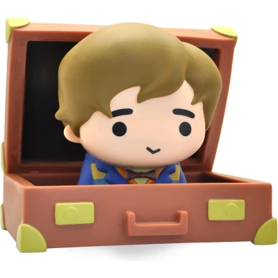 Afbeelding van Plastoy Fantastic Beasts Chibi Newt Scamander Koffer Spaarpot
