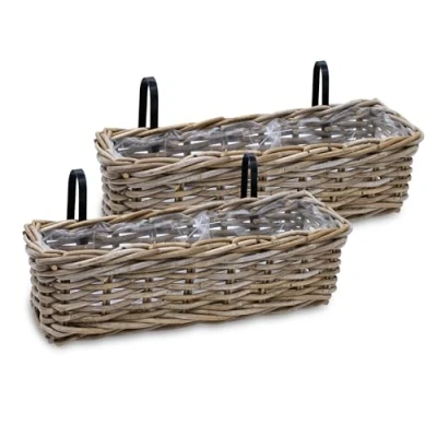 Afbeelding van Spetebo Set van 2 natuurlijke rotan balkonbakken 44 x 17 cm rieten bloemenmand met standaard bloembak voor balkon en tuin om op te hangen aan de leuning