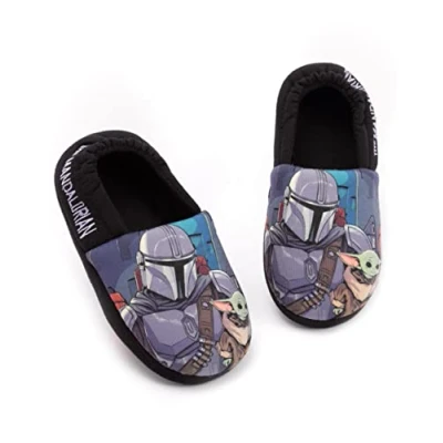Afbeelding van Star Wars De Mandaloriaanse pantoffels voor jongens Baby Yoda House schoenen, zwart.