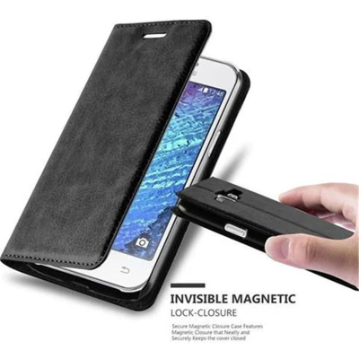 Afbeelding van Cadorabo Hoesje geschikt voor Samsung Galaxy J1 2015 in ZWARTE NACHT Beschermhoes met magnetische sluiting, standfunctie en kaartvakje Book Case Cover Etui